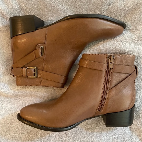 NEW Liendo by Seychelles from Anthropologie Wrap-Around Booties Size 6 - Picture 3 of 9